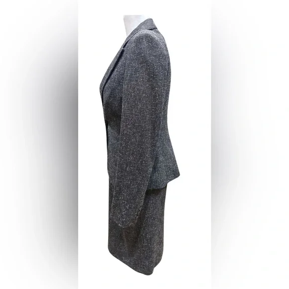 đź–¤Koton Elegant Two-Piece Gray & White Skirt Suit with Fuchsia Lining | Size 4đź–¤ - Picture 3 of 8